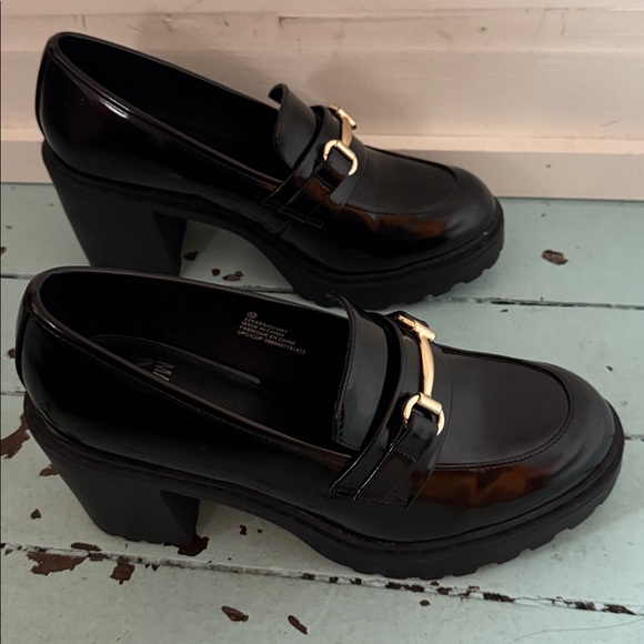 Madden NYC Size 10 Kassidy Lug Heeled Loafers - Picture 6 of 16